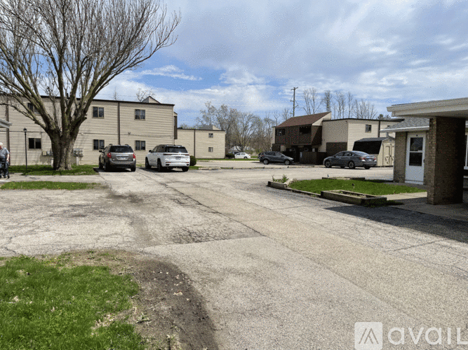 Pekin House: 4 Florentine Ct