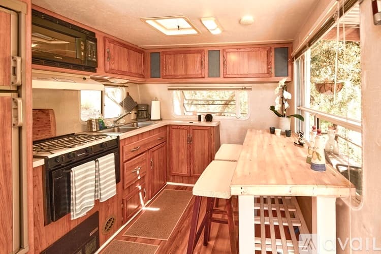 Topanga Apartment: 2535 Hawks Nest Trail