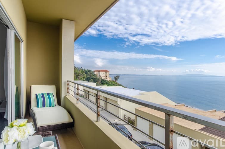 Malibu Condo: 18065 Coastline Dr