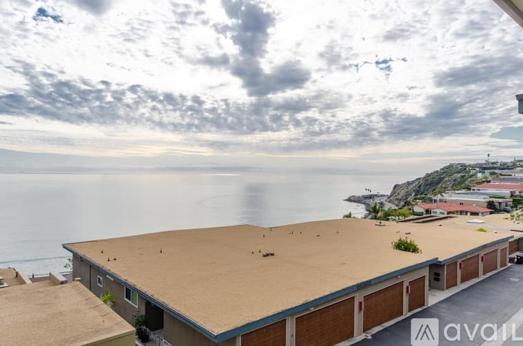 Malibu Condo: 18065 Coastline Dr