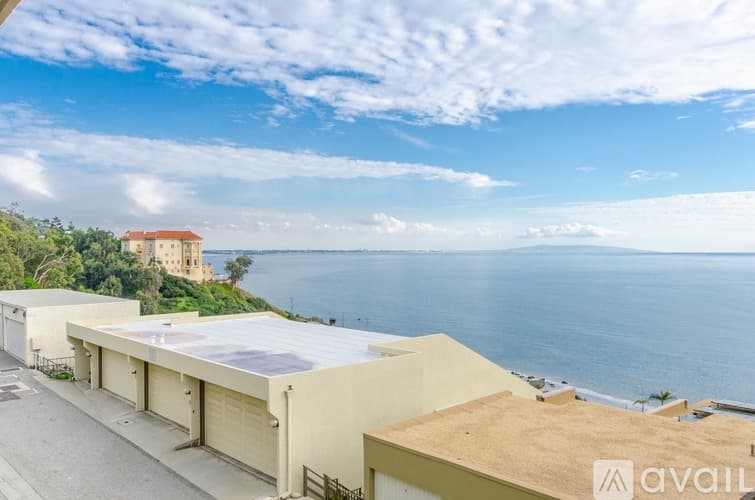 Malibu Condo: 18065 Coastline Dr