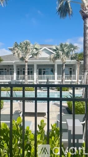 Tampa Apartment: 5430 W Tyson Ave