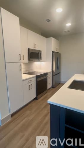 Tampa Apartment: 5430 W Tyson Ave
