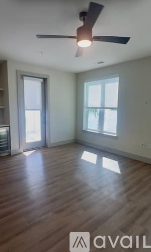 Tampa Apartment: 5430 W Tyson Ave