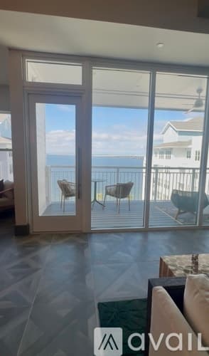 Tampa Apartment: 5430 W Tyson Ave