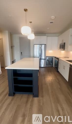 Tampa Apartment: 5430 W Tyson Ave