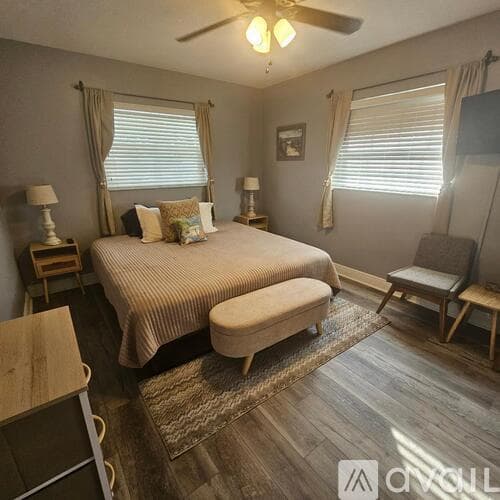 Oakland Park House: 1773 NW 37th St