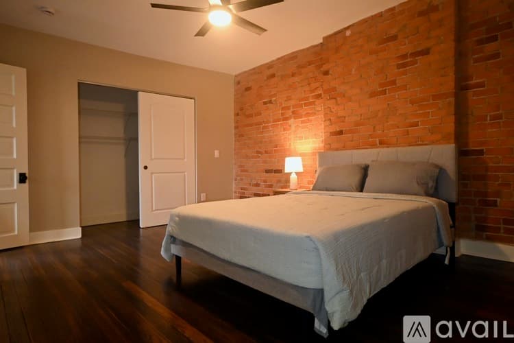 Cincinnati House: 2369 Park Ave