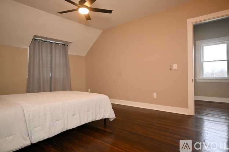 Cincinnati House: 2369 Park Ave