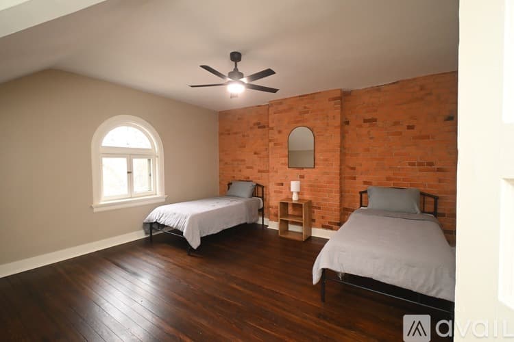 Cincinnati House: 2369 Park Ave