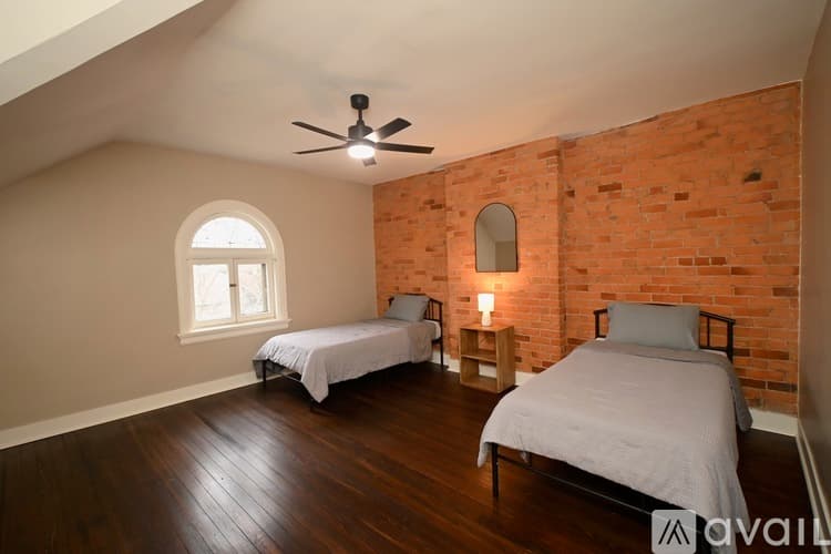 Cincinnati House: 2369 Park Ave