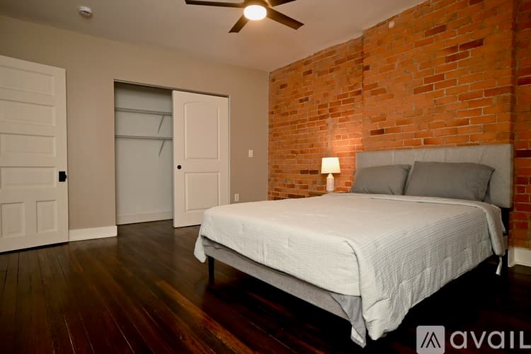 Cincinnati House: 2369 Park Ave