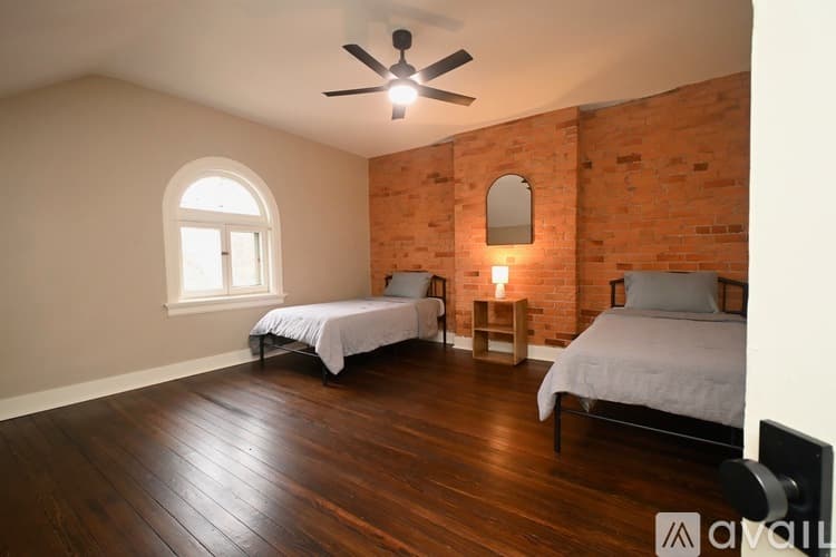 Cincinnati House: 2369 Park Ave