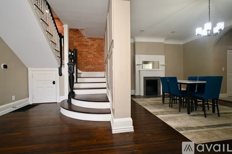 Cincinnati House: 2369 Park Ave