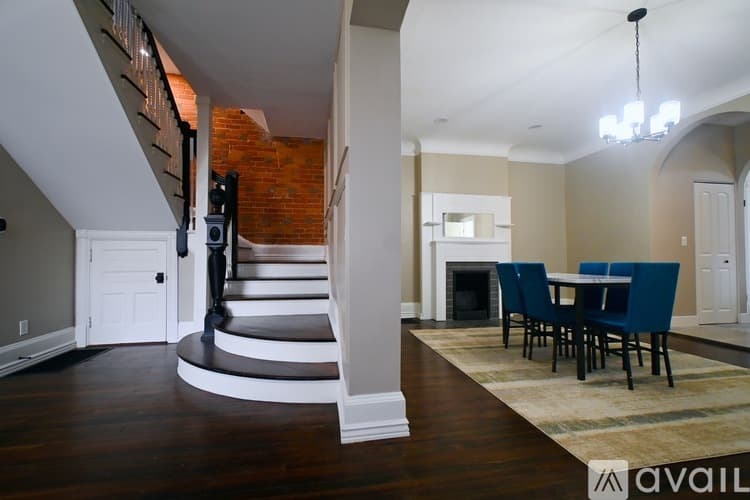 Cincinnati House: 2369 Park Ave