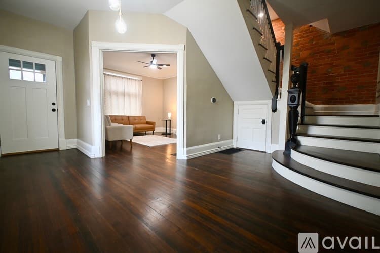 Cincinnati House: 2369 Park Ave