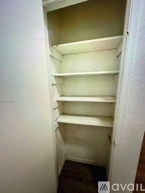 Surfside Apartment: 9056 Collins Ave