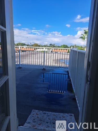 Surfside Apartment: 9056 Collins Ave