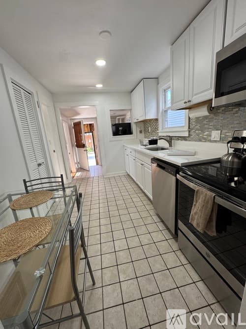 Milford Apartment: E Broadway