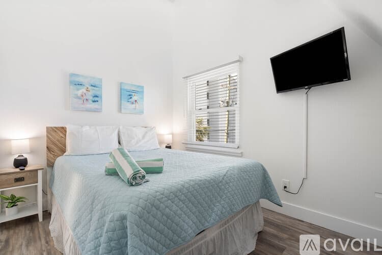 St. Pete Beach House: 113 4th Ave