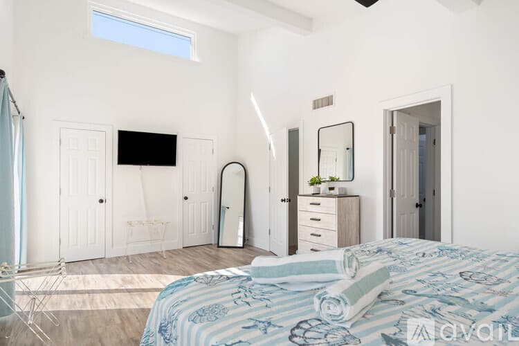 St. Pete Beach House: 113 4th Ave