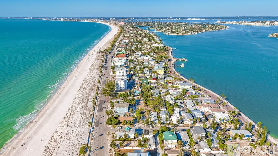 St. Pete Beach House: 113 4th Ave