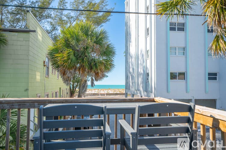St. Pete Beach House: 113 4th Ave