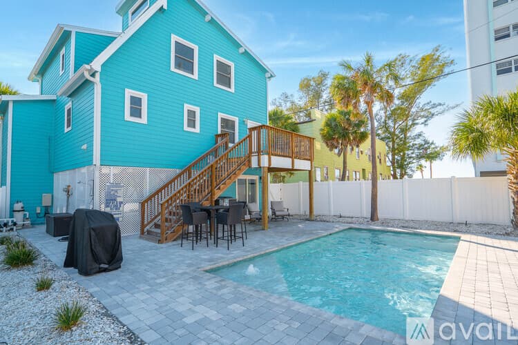 St. Pete Beach House: 113 4th Ave