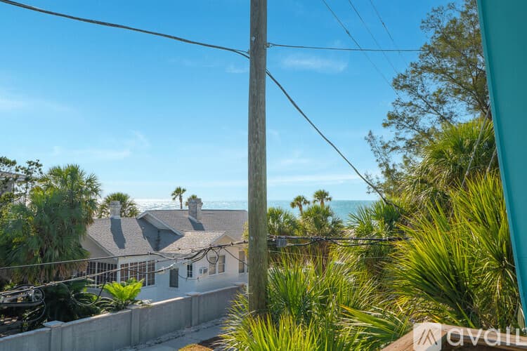 St. Pete Beach House: 113 4th Ave