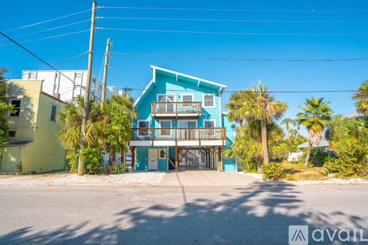 St. Pete Beach House: 113 4th Ave