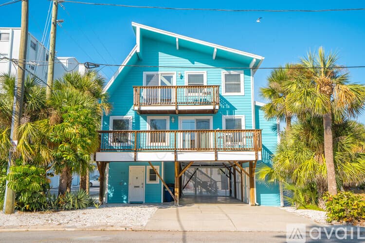 St. Pete Beach House: 113 4th Ave