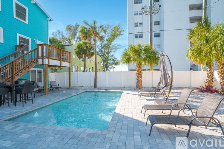 St. Pete Beach House: 113 4th Ave