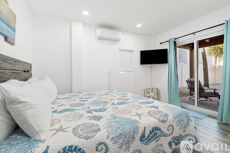 St. Pete Beach House: 113 4th Ave