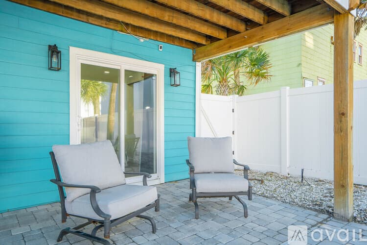 St. Pete Beach House: 113 4th Ave
