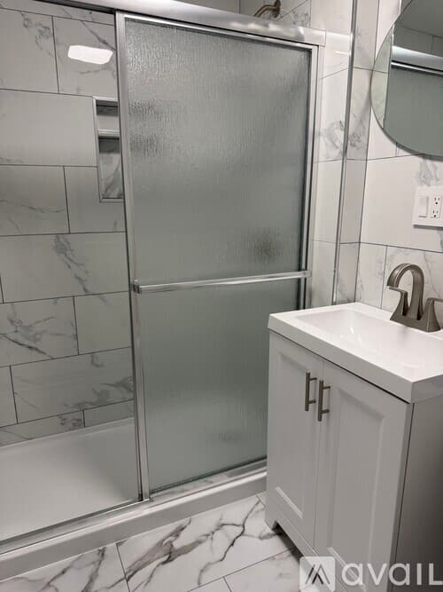 Webster Apartment: 20 Pearl St