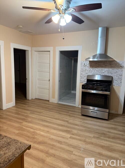 Webster Apartment: 20 Pearl St