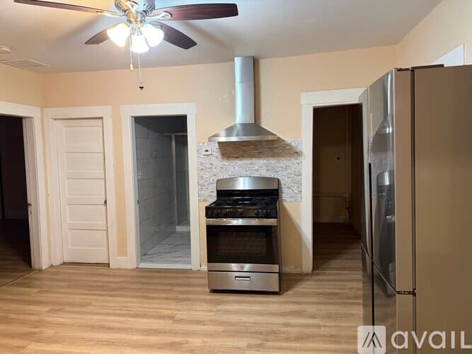 Webster Apartment: 20 Pearl St