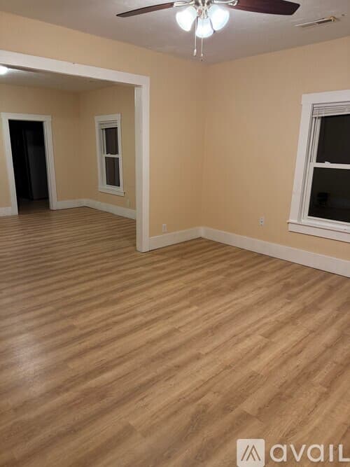 Webster Apartment: 20 Pearl St