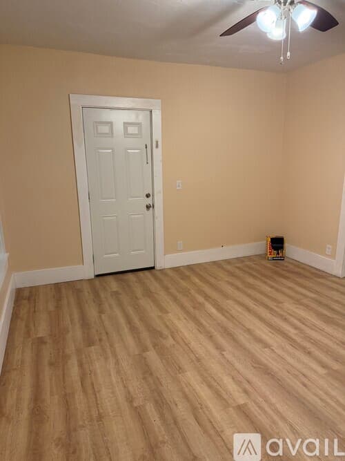 Webster Apartment: 20 Pearl St