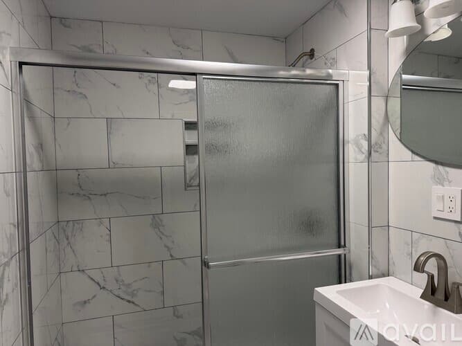 Webster Apartment: 20 Pearl St