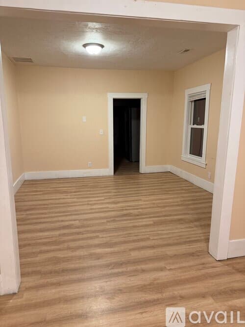 Webster Apartment: 20 Pearl St