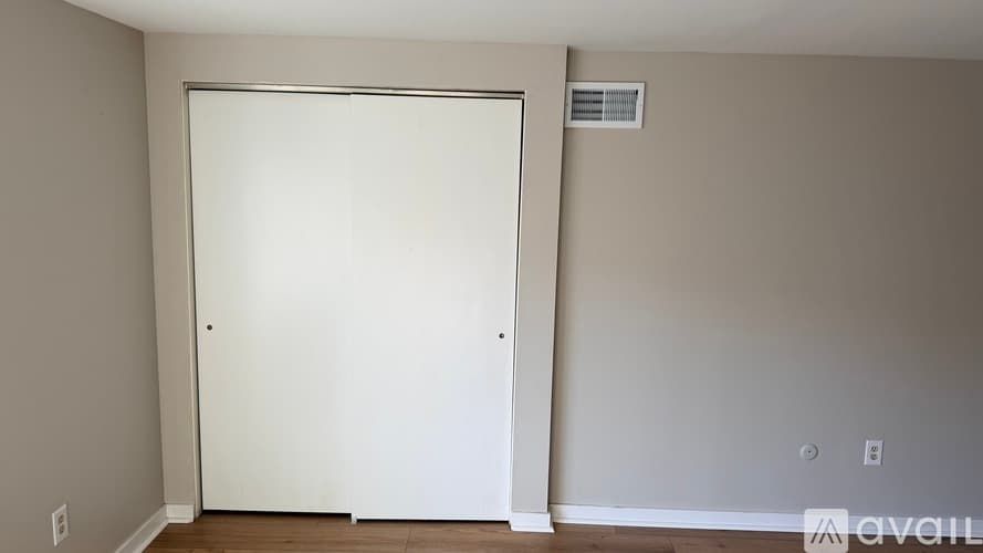 Pittsburgh Apartment: 5735 Kentucky Ave