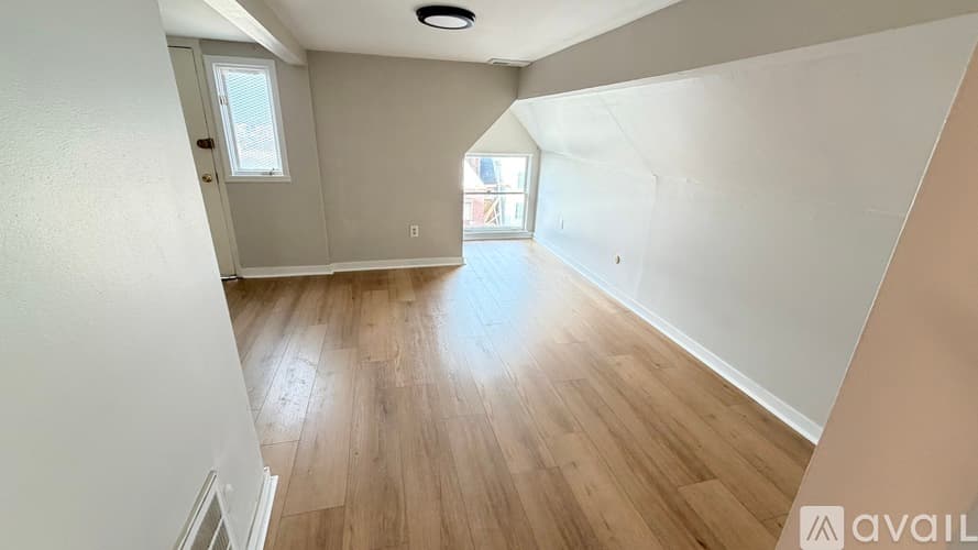 Pittsburgh Apartment: 5735 Kentucky Ave