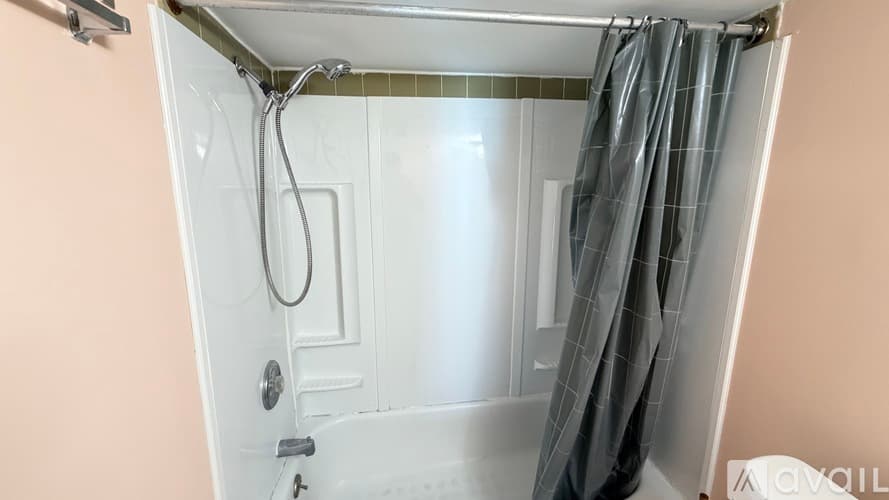 Pittsburgh Apartment: 5735 Kentucky Ave