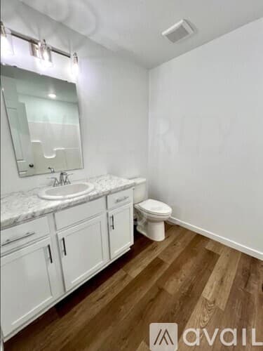 Willard House: 478 E Lennox St