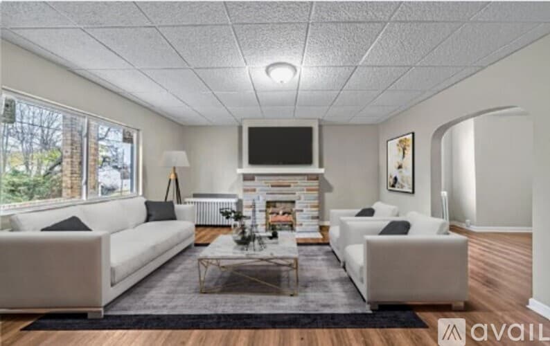 St. Louis House: 4266 Washington St