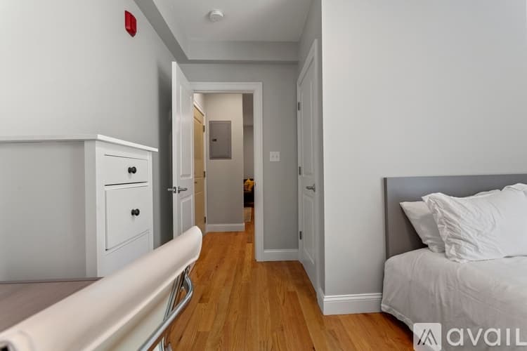 Boston Apartment: 9 Hancock St