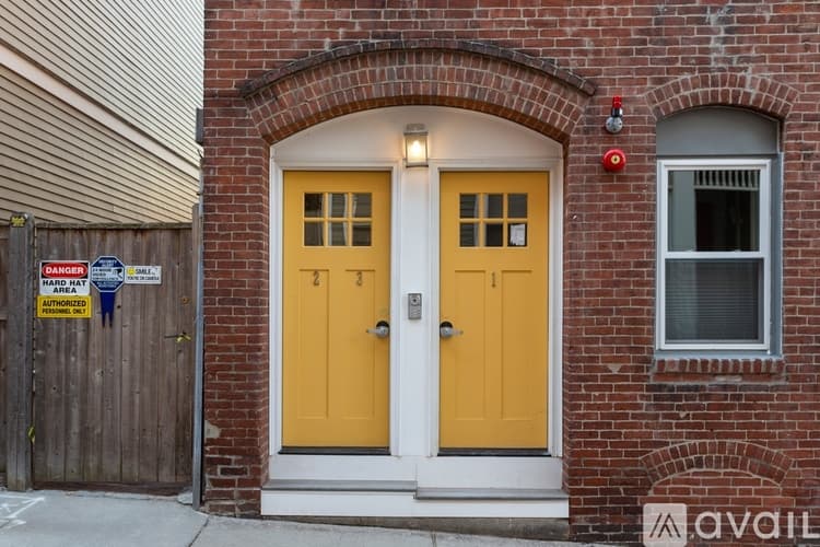 Boston Apartment: 9 Hancock St