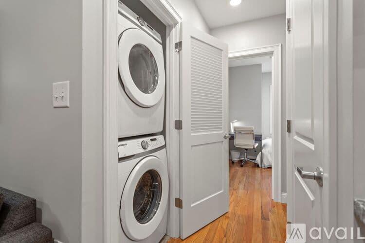Boston Apartment: 9 Hancock St