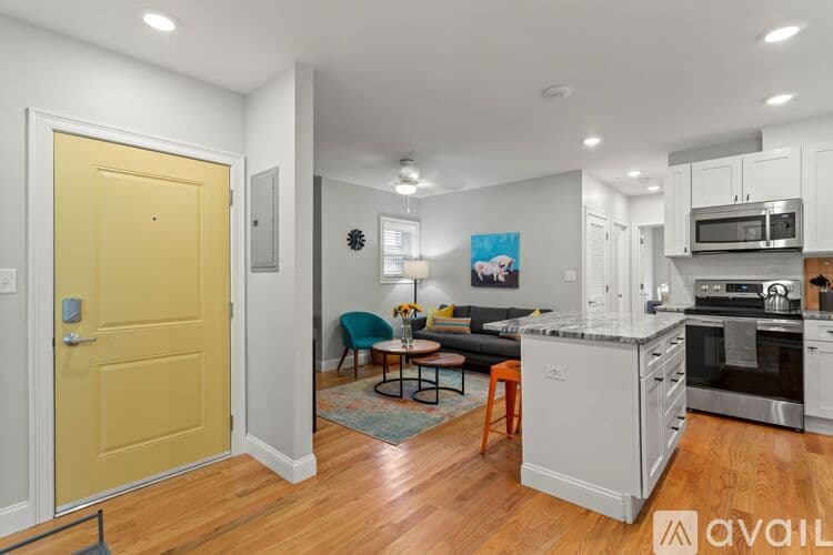 Boston Apartment: 9 Hancock St